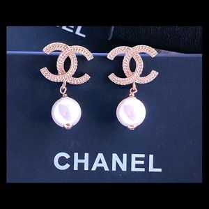 **SOLD** Chanel CC Drop Pearl Earrings